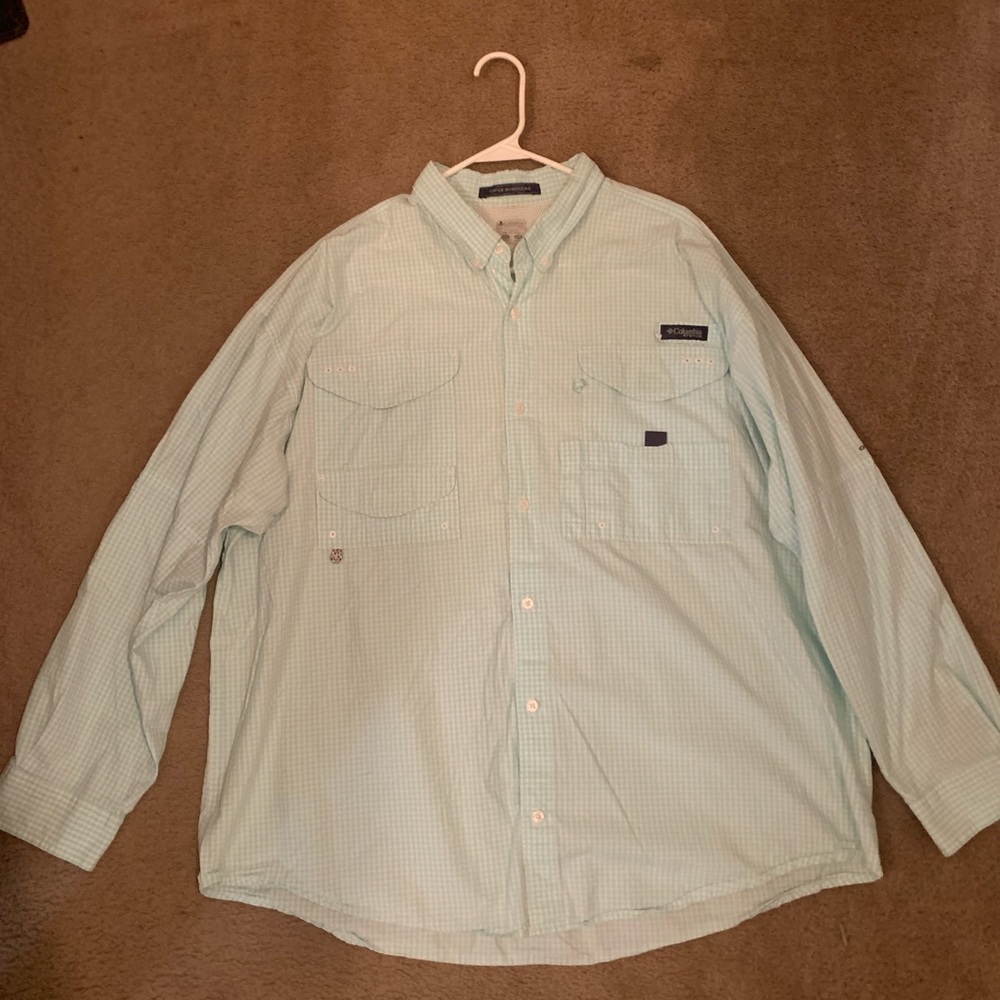 Men’s Columbia long sleeve shirt. Light blue and white checked pattern. 2xl